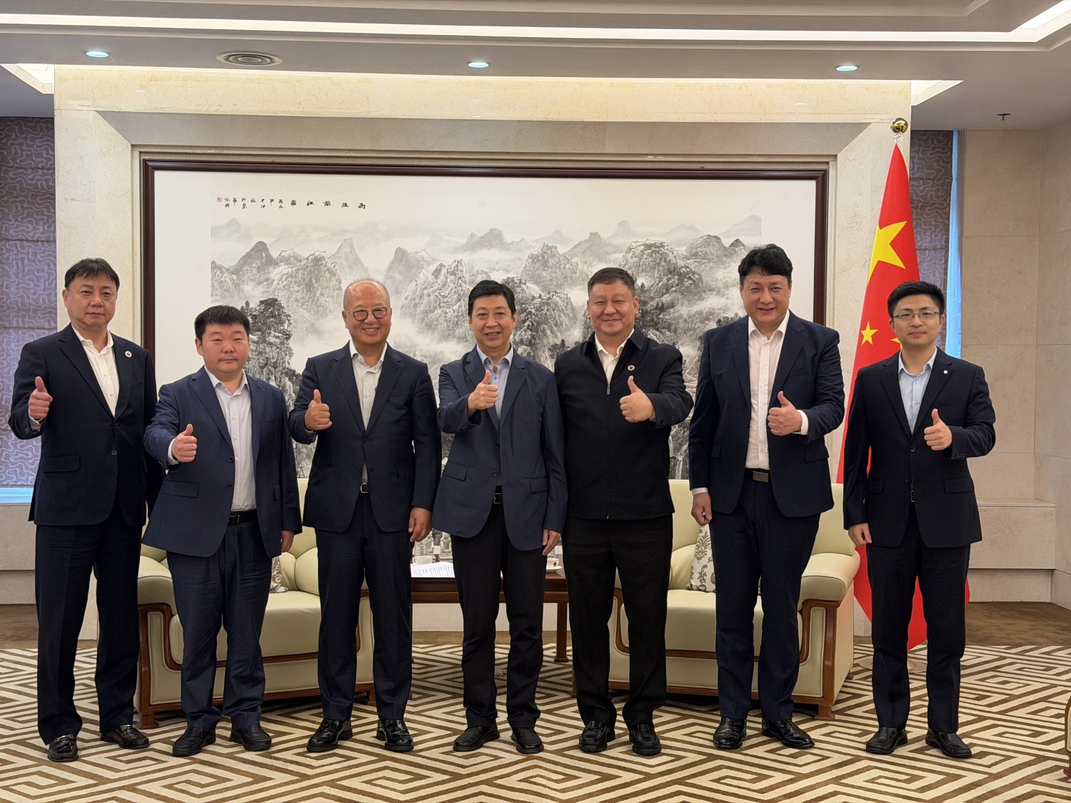 韓國中華總商會袁國棟會長率團拜會中國駐韓國大使館包旭輝公使